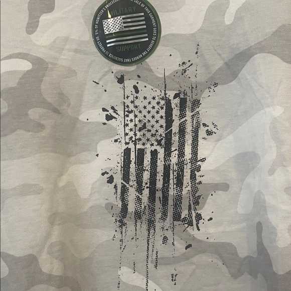 Grey and white Camouflage Graphic T-Shirt howitzer brand medium new with tags - Picture 2 of 5